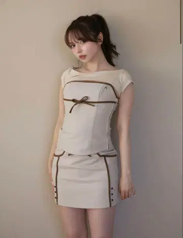 ANDMARY Wendy 버튼 세트업 베이지 M 사이즈 매장 구매