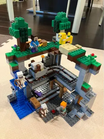 LEGO 21169 마인크래프트 첫 번째 모험 단종 레어