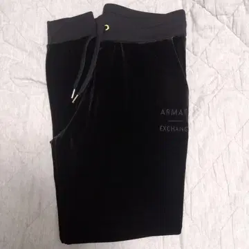 ARMANI EXCHANGE 벨벳 조거 팬츠 블랙