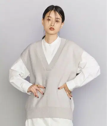 B&Y 유나이티드 애로우즈 빅 V넥 베스트 새상품급
