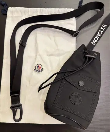 MONCLER 블랙 숄더백