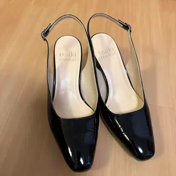 osaki 블랙 슬링백 펌프스 에나멜 24cm