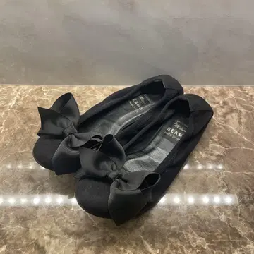 컨디션 최상 BEAMS 블랙 리본 플랫슈즈 23cm