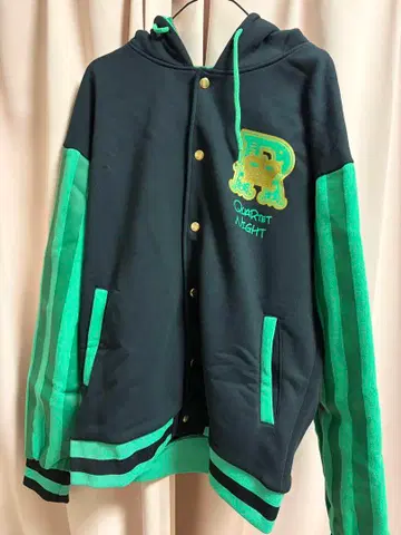 우타프리 SSS 코토부키 레이지 블루종 후드티