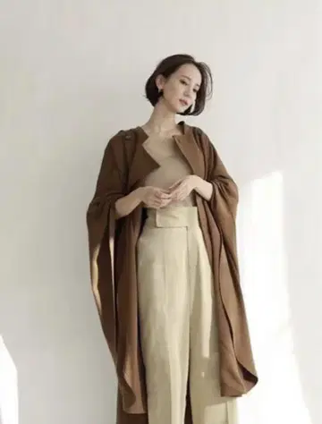LOUREN 스탠드 카라 빅 케이프 스프링 코트