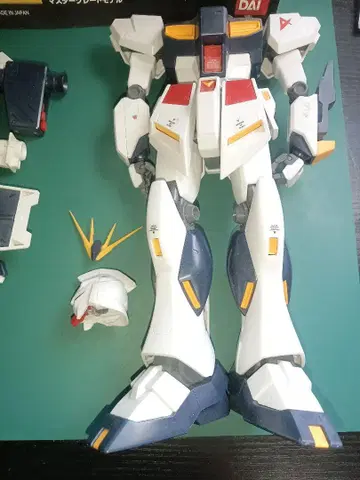 RX-93 V 건담 [ 구 ] 1/100