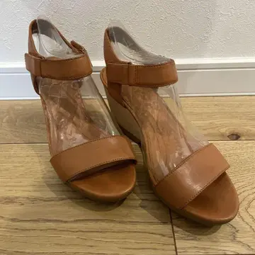 CAMPPER 브라운 컴포트 샌들