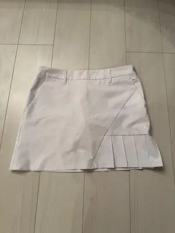 [ 새상품급 ] 데상트 골프 화이트 골프 스커트 플리츠 포함