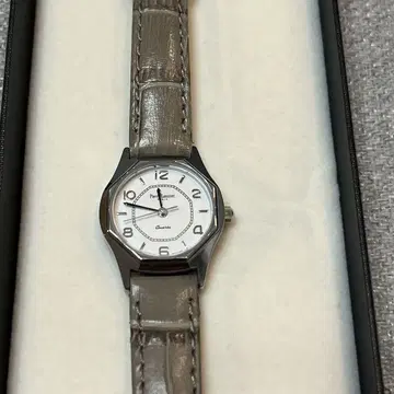 [새상품급] Pierre Lannier 손목시계 043/6 여성용