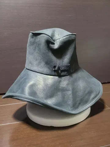 if six was nine HAT GALAXY