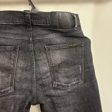 Nudie Jeans 데미지 가공 다크 그레이 스키니 데님