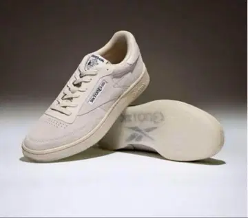 SixTONES x Reebok 콜라보 스니커즈 클럽 C