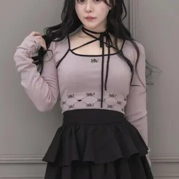 pium 모노그램 테이프 니트