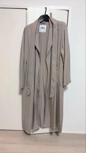 ZARA 베이지 트렌치코트 M 사이즈