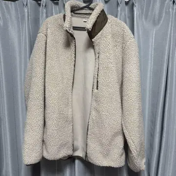 베이지 플리스 자켓 지퍼 포켓 부착