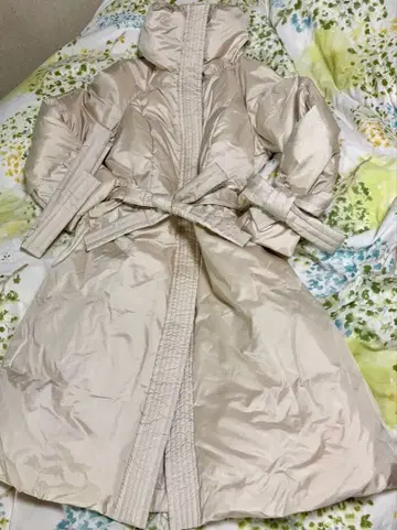 TO BE CHIC 고급 다운 코트 즉시 구매 OK 약간 하자품