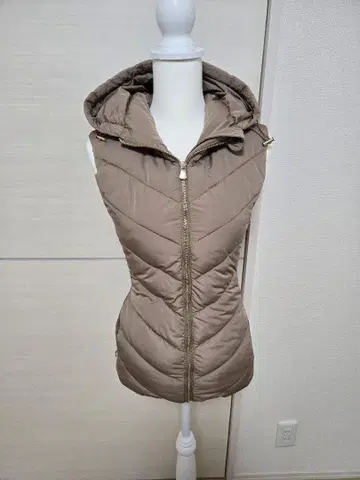 ZARA 후드 부착 다운 자켓