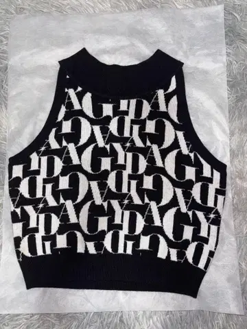 GYDA 자카드 아메스리 니트 KT TOPS