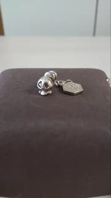 얏타맨 도쿠로베 실버 귀걸이 한쪽 클라우드 나인