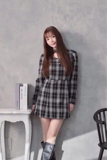 하트 넥 초커 원피스 체크 원피스