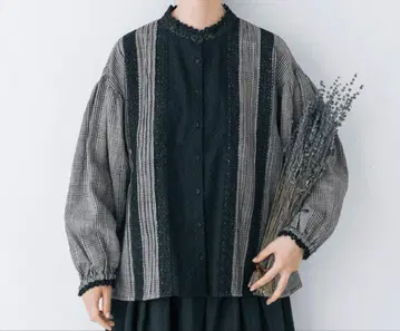 sm2 kazumi 택 포함 새상품 레이스 블라우스