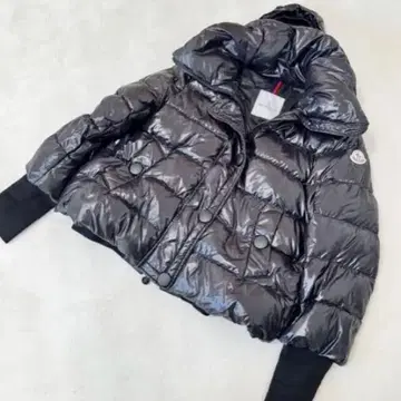 MONCLER 후드 부착 다운 자켓 블랙
