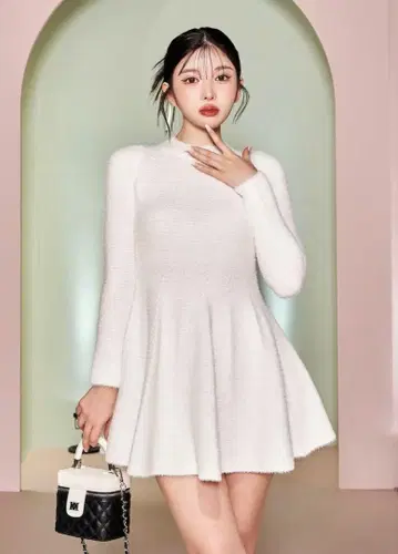 다리치 라메 샤기 니트 미니 원피스