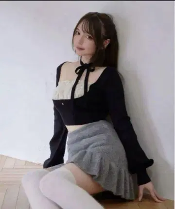 ANDMARY Mew frill tops 앤드마리