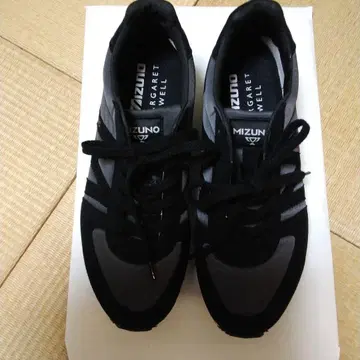 MIZUNO 마가렛 호웰 스니커즈