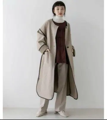Kastane 새틴 라이너 포함 파이핑 가운 코트
