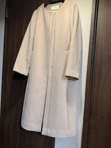 베이지 노카라 롱 코트