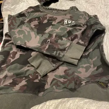 HUF 카모 패턴 트레이닝복 맨투맨 XXL