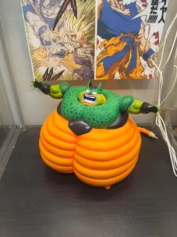 드래곤볼 자폭 셀 피규어