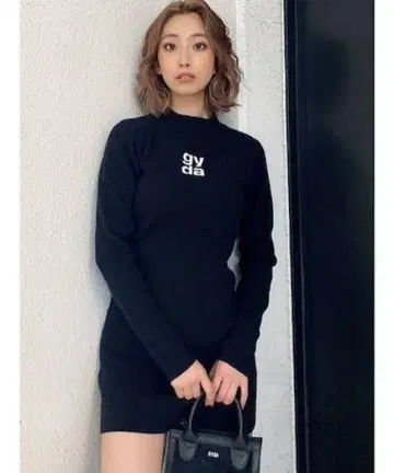 gyda 블랙 로고 원피스 갸루
