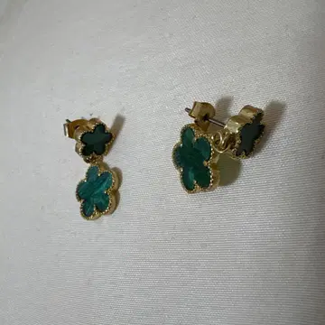 네잎클로버 모양 귀걸이