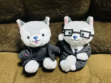 노킹 온 락드 도어 앉은 봉제 인형 세트