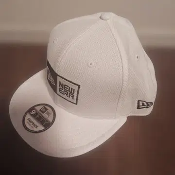 NEW ERA 9FIFTY 화이트 캡