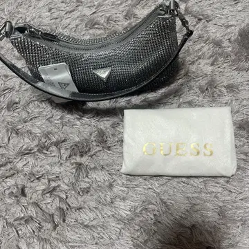 GUESS 실버 반짝반짝 핸드백
