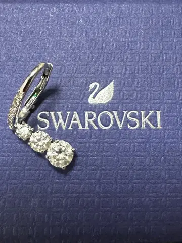Swarovski 실버 한쪽 귀용 귀걸이