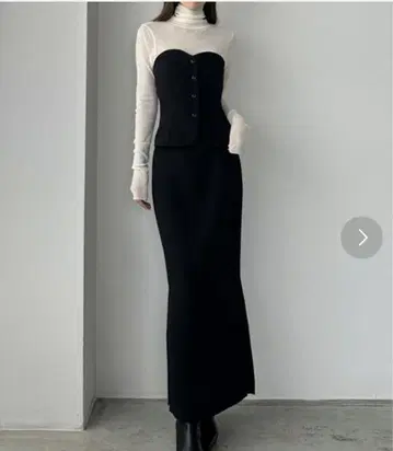 Louere 베어 뷔스티에 + 사이드 슬릿 I 라인 스커트 세트