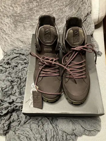 Ecco 다크 브라운 하이컷 스니커즈