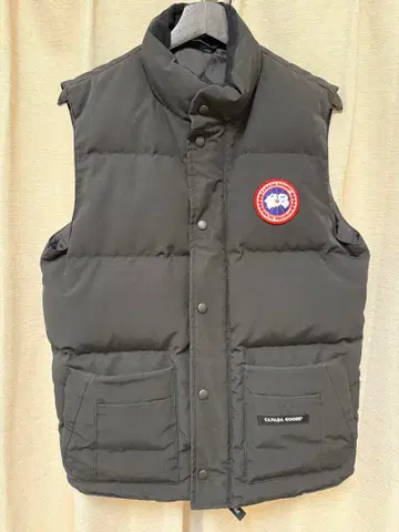 CANADA GOOSE 블랙 베스트 XS