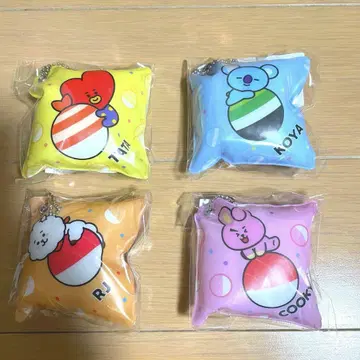 BT21 x 쿠라스시 쿠션 참 4개 세트