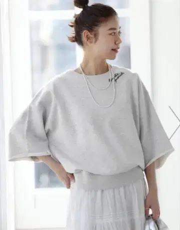 자수 로고 하프 슬리브 맨투맨