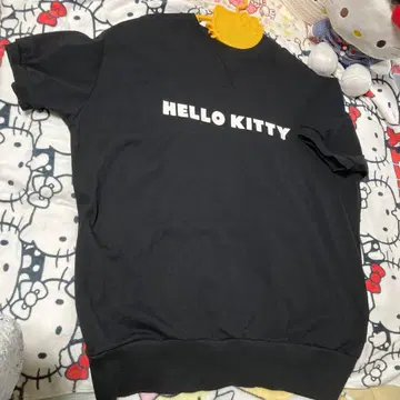 ST. HELLO KITTY 반팔 트레이닝복 블랙