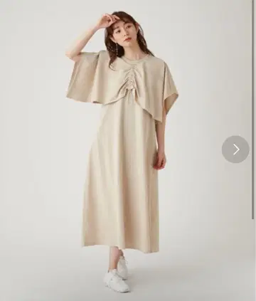 emmi atelier 2피스 컷 원피스 베이지 M