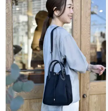가죽 손잡이 팬더 숄더백 블랙
