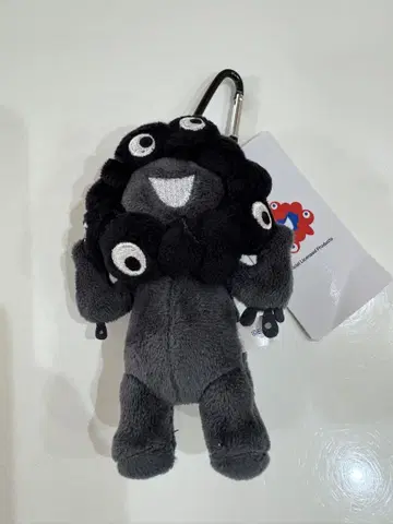 블랙 미야쿠미야쿠 카라비너 부착 마스코트 스탠딩
