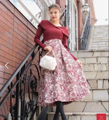 Swingle 플라워 자카드 플레어 스커트 빨간색