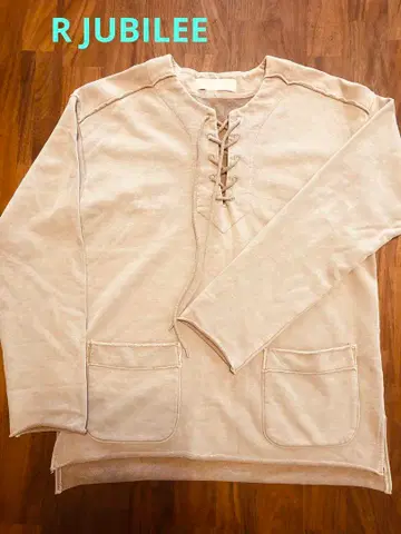 R JUBILEE 레이스업 디자인 맨투맨